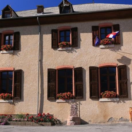 Le bâtiment de la Mairie avant rénovation